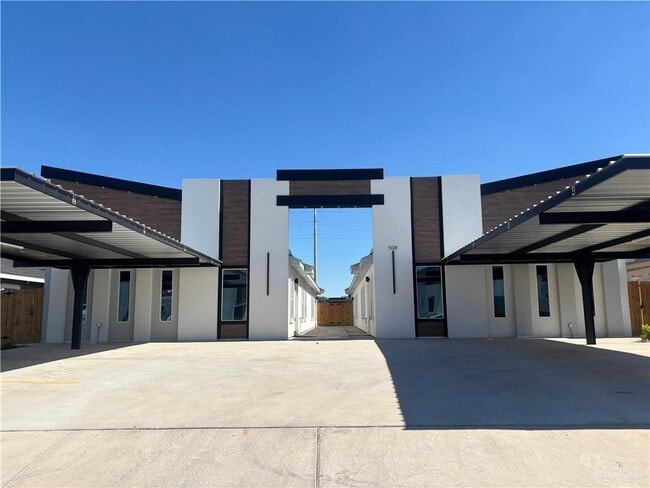 Building Photo - 21 N Emerald Ave Unit #4