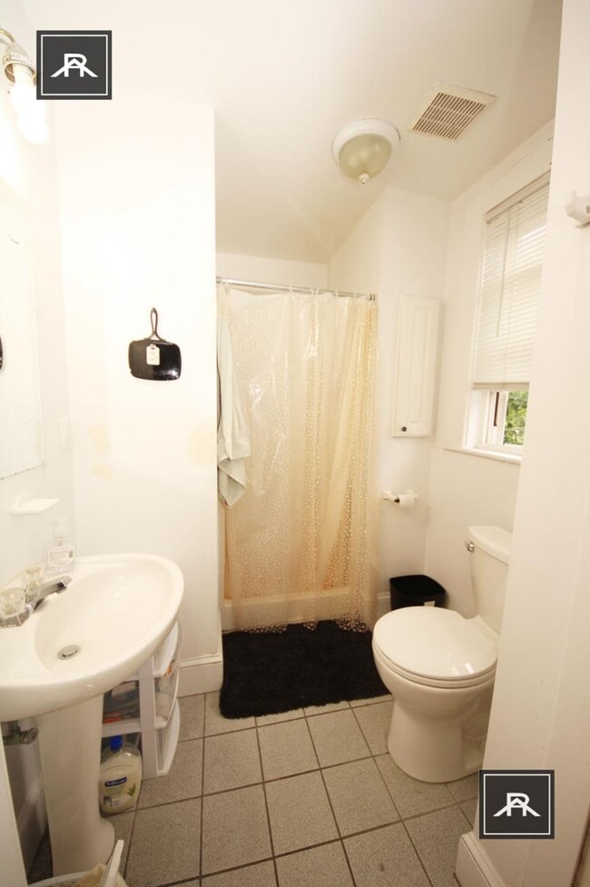 Photo - 4 bedroom in Watertown MA 02472