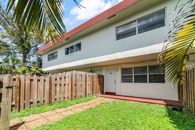 Photo - 1560 NE 151st St