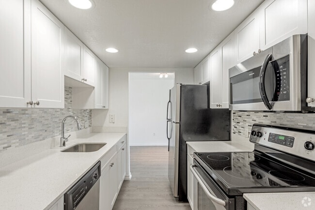 2BR, 2BA - D