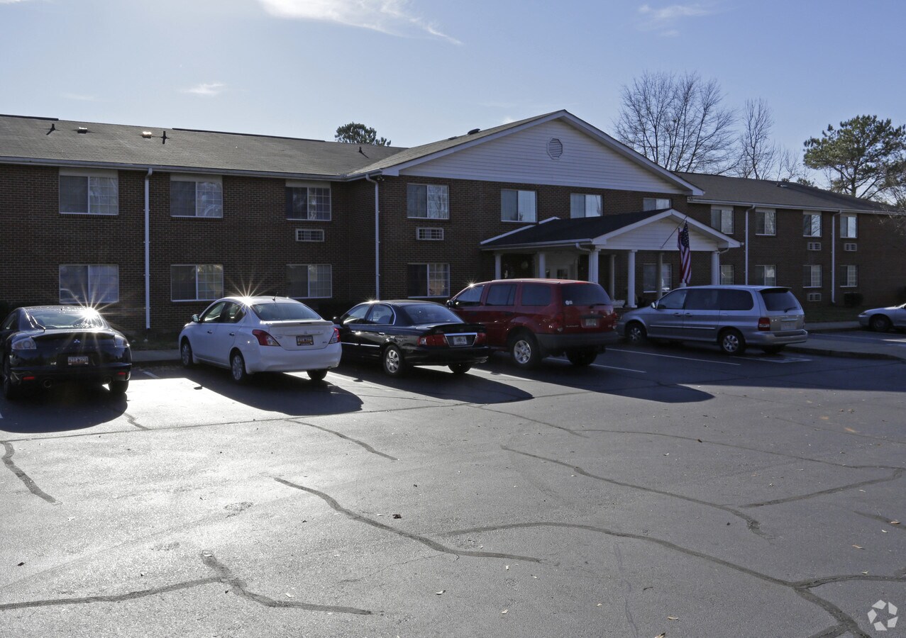 Photo - Town and Country Apartments