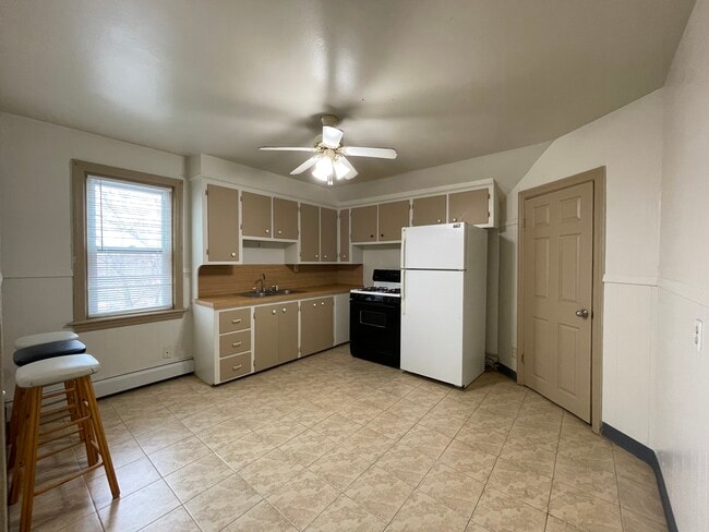Building Photo - 535 Park Ave Unit 2