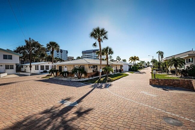 Building Photo - 6020 Midnight Pass Rd