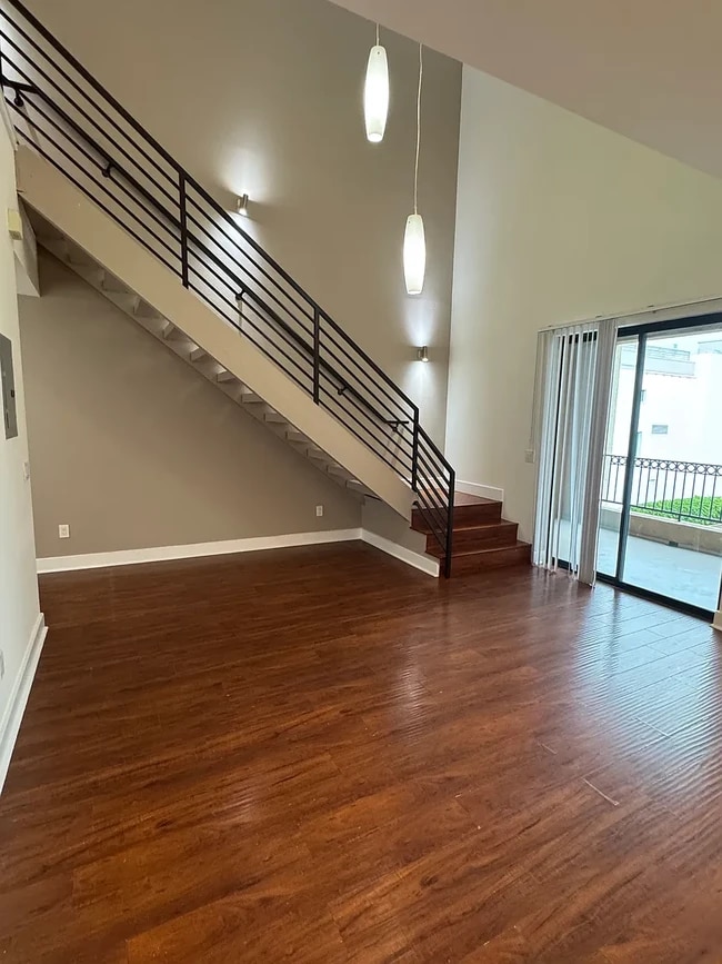 Photo - 395 E 4th St Unidad 46