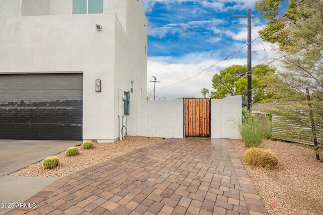 Photo - 6622 N 16th St