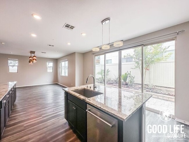 Photo - 4879 Ballast Ln