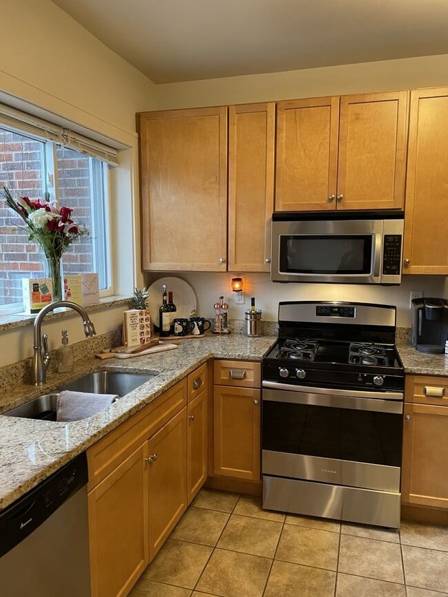 Photo - 3580 Burch Ave Unidad 3580 Burch