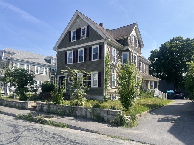 Building Photo - 39 Hodges Ave Unit 2F