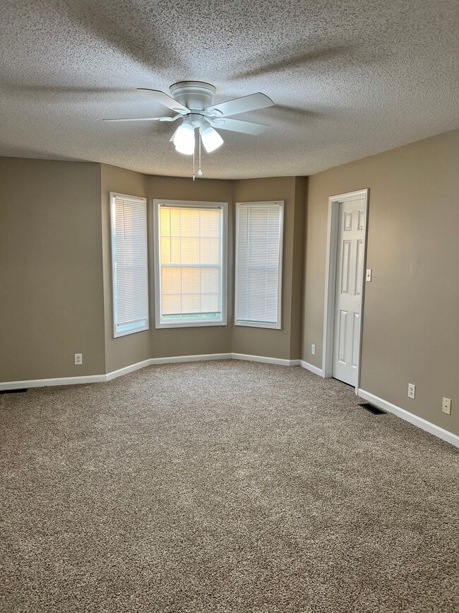 Photo - Three Bedroom in Oak Grove