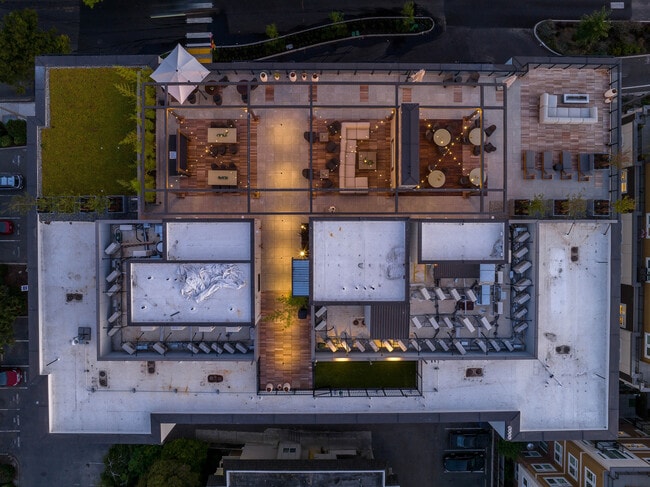 Bellevue10 - August 30 - exteriors - web- 26