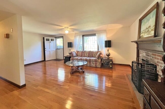 Photo - 58 Neptune Ln