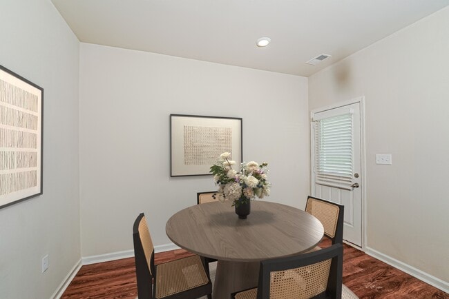 Photo - 6383 Rainbow Row