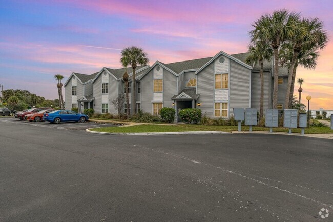 Building Photo - Waterfront condo