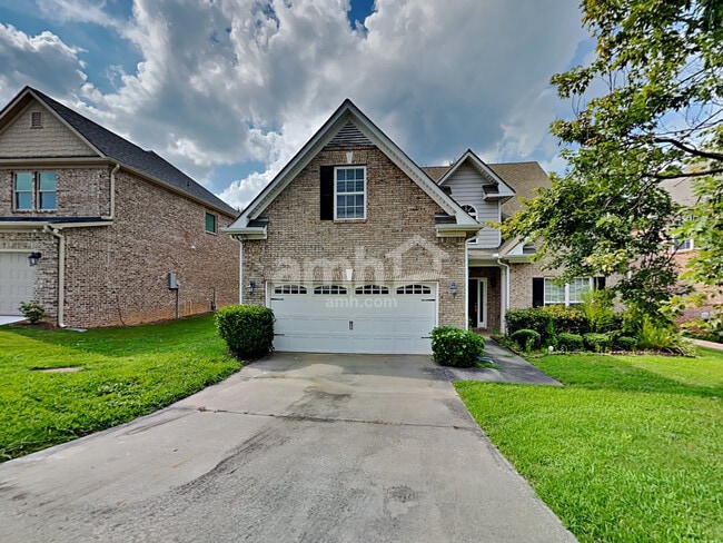 Photo - 907 Yancey Ct House
