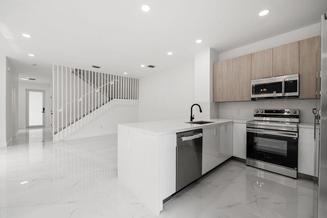 Photo - 1355 NW 42nd St