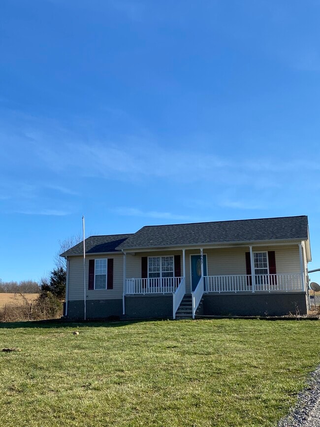Building Photo - 1657 Tommy Dodson Hwy