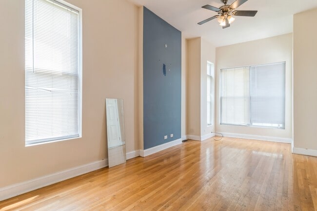 Photo - 2420 W Polk St Unit 1