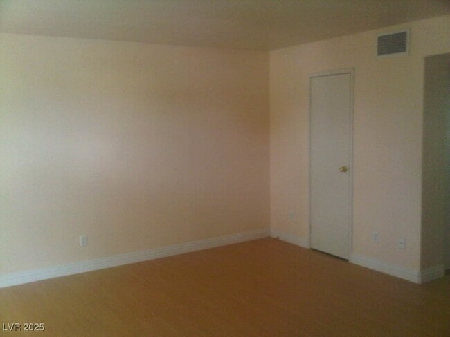 Building Photo - 5165 E Glendale Ave Unit B