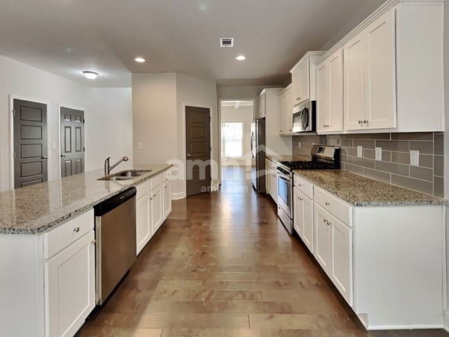 Photo - 1250 Victoria Walk Ln