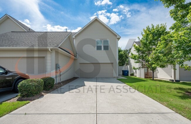 Photo - Gorgeous End-Unit Townhome with Spacious Layout!