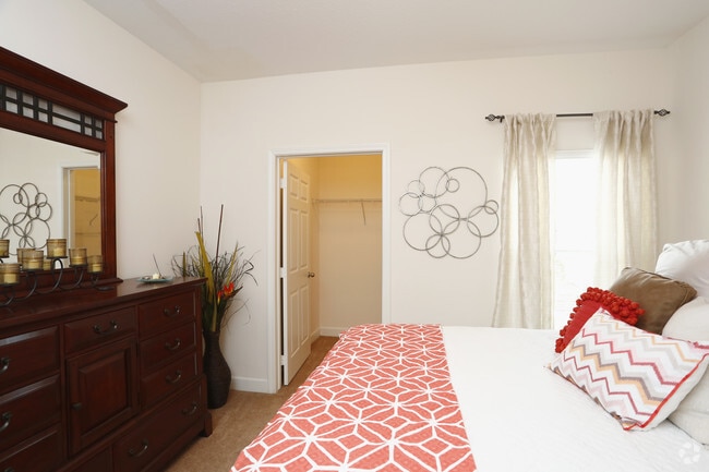 2BR, 2BA - 1116 SF The Ledge Stone- Bedroom