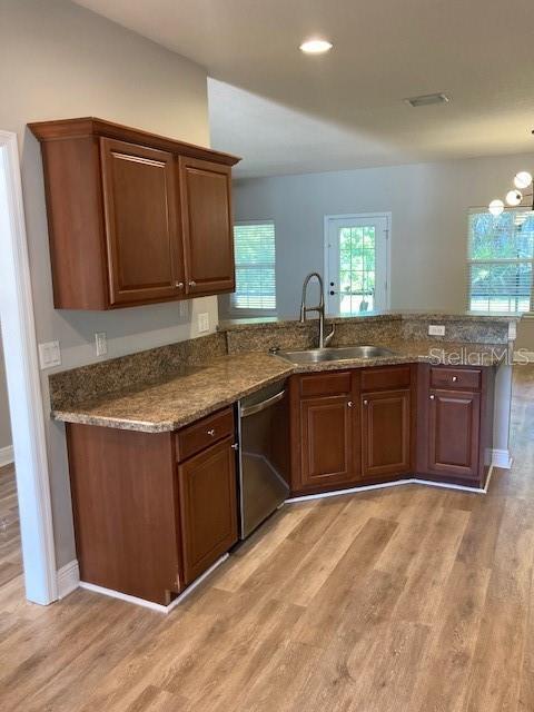 Photo - 7 Roxanne Pl