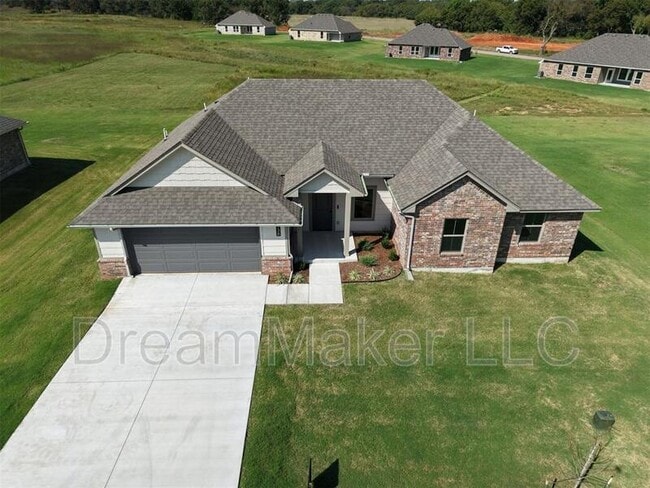 Photo - 138 Trimble Dr