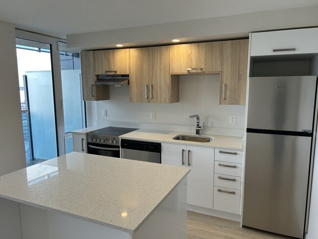 Photo - 5633-5633 Fenwick St Unit 2905