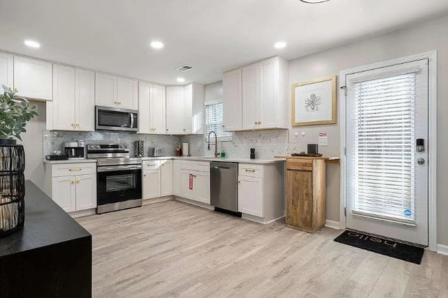 Photo - 5618 Laurel Ridge Dr