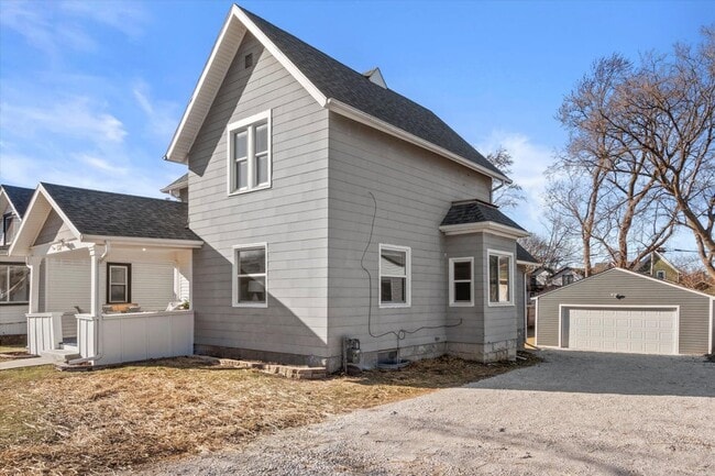 Photo - 138 Carroll St