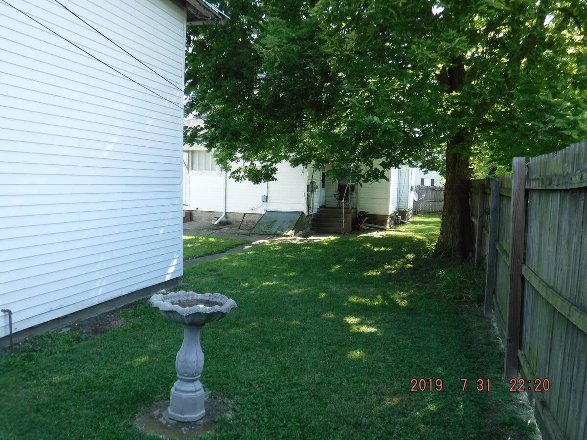 Photo - 102 S F St Unit 102 and half
