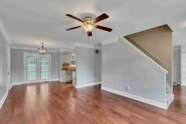 Photo - 1520 Birchwood Cir