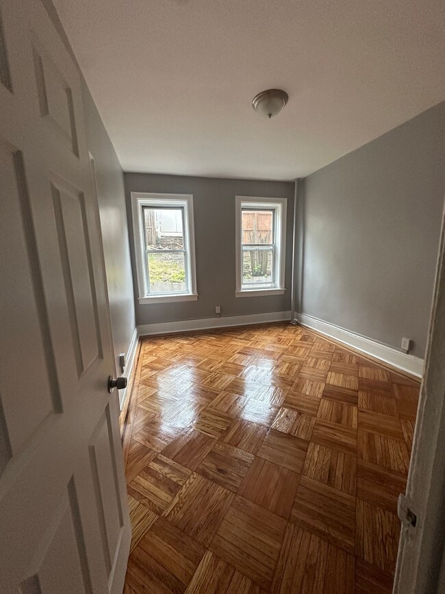 127 Carlton Ave