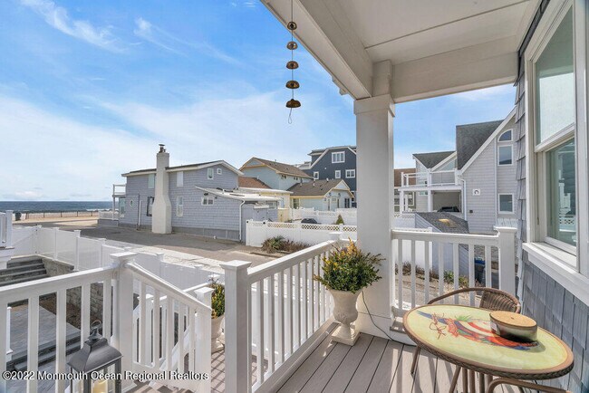 Photo - 368 1st Ave