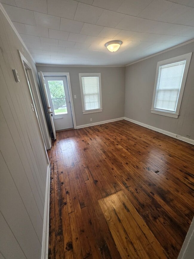 Photo - 329 W Twenty-Third St