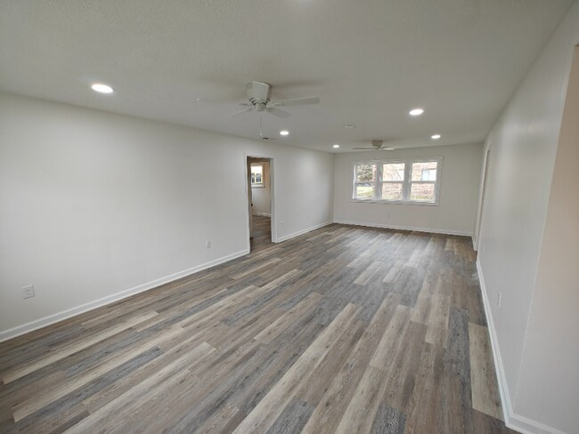 Photo - 214 W North St Unit 1