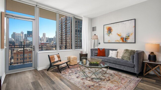 Photo - 443 W Huron St