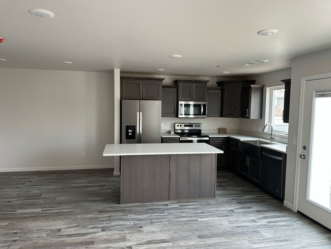 Photo - Spacious 3-bed 2.5 Bath - First Month Free!