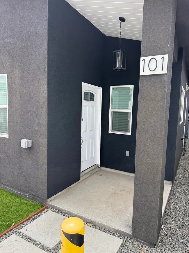 Photo - 1014 Cypress Ave Unit 100