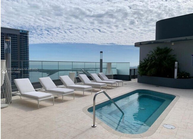 Photo - 1000 Brickell Plaza Unidad 2506