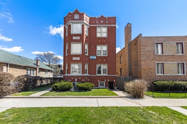 7953 S Wolcott Ave