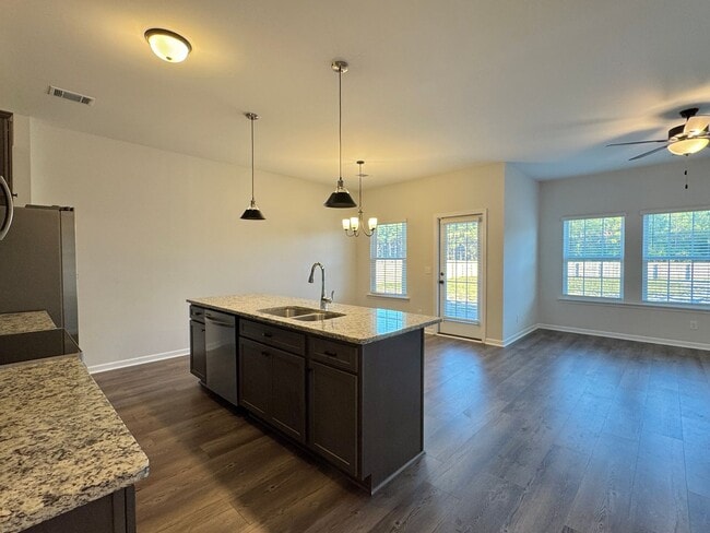 Photo - $500 RENT CREDIT | MOVE IN READY! (Pet Friendly)