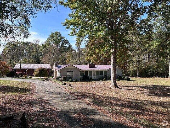 Building Photo - 644 Hoot Owl Hollow Rd Rental