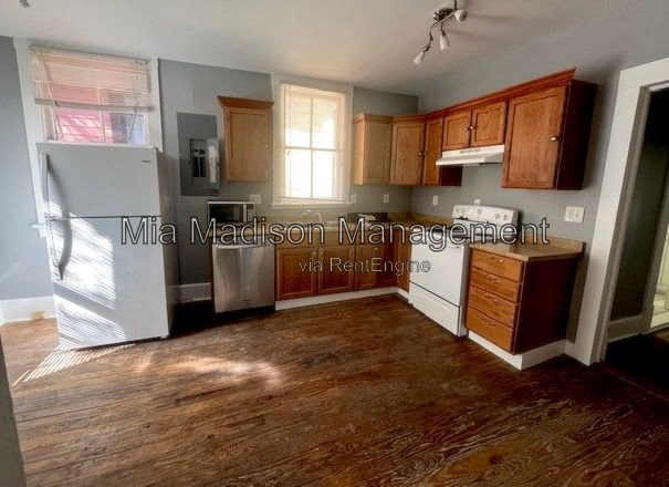 Photo - 607 W 44th St