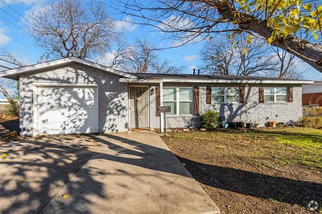 Building Photo - 1001 Altamont Dr Rental