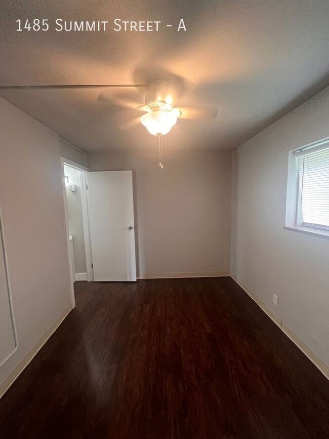 Photo - 1485 Summit St Unit A