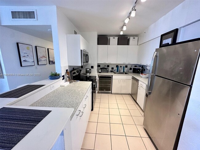 Photo - 1500 Bay Rd Unidad 1002S