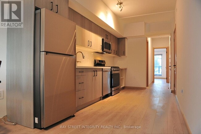 Photo - 3427 Sheppard Ave E