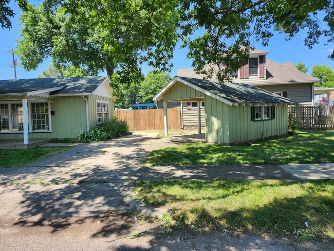 Photo - 2366 Deming St