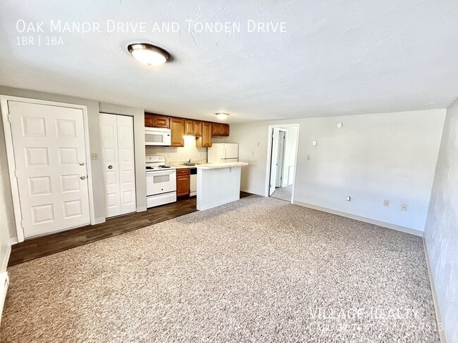 Photo - 204 Oak Manor Dr